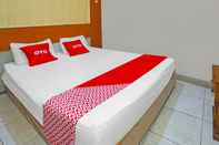 Bedroom OYO 92469 Hotel Sahabat