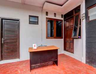 Lobby 2 OYO 92459 Cahyo Kost 2