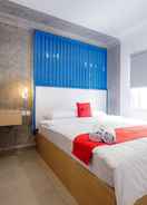 BEDROOM RedDoorz Plus @ Jalan Gatot Subroto Jakarta