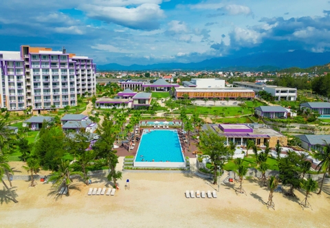 Hồ bơi TTC Van Phong Bay Resort