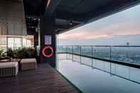 Swimming Pool Whiz Luxe Hotel Spazio Surabaya