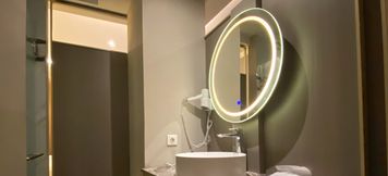 In-room Bathroom 6 Grand Wijaya Hotel Pemalang