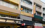 Bangunan 2 SPOT ON 90293 Sk Budget Hotel