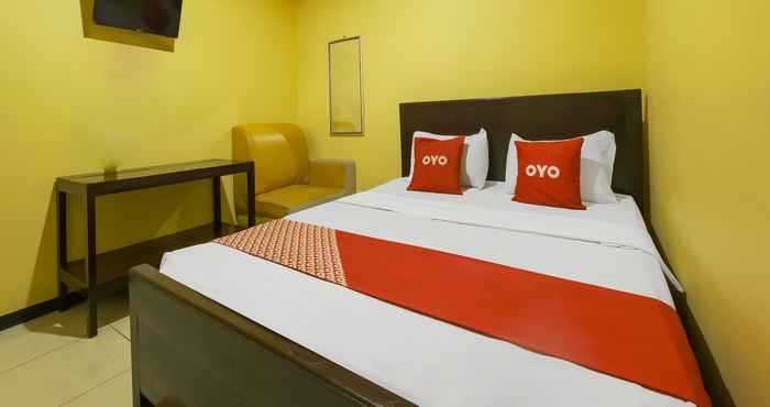 Bedroom OYO 92483 Hotel Kirana