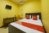 Bedroom OYO 92483 Hotel Kirana