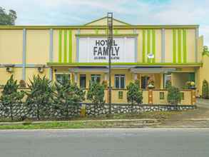 Luar Bangunan 4 OYO 92485 Hotel Family