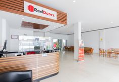 大堂 3 RedDoorz Plus near Living Plaza Jababeka