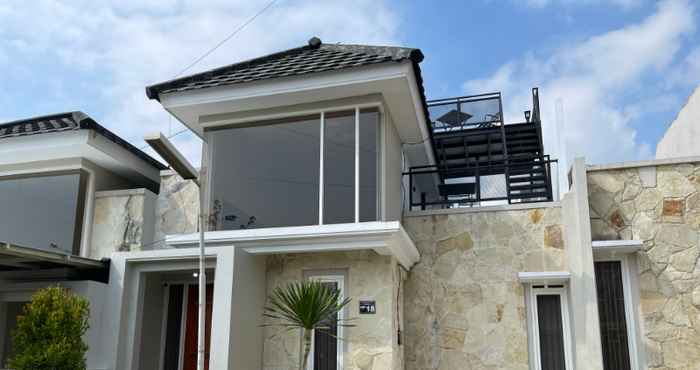 Exterior Pesona Batu Residence 18