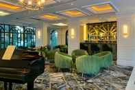 Quầy bar, cafe và phòng lounge Grand Eska Hotel & Suites 