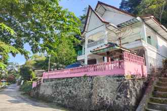 Luar Bangunan 4 OYO 92503 Penginapan & Villa Sirait