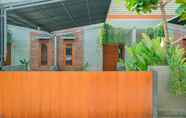 Exterior 4 Andewi Homestay Mitra RedDoorz