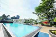 Kolam Renang Altiz Apartments at Bintaro Plaza Residences by OkeStay