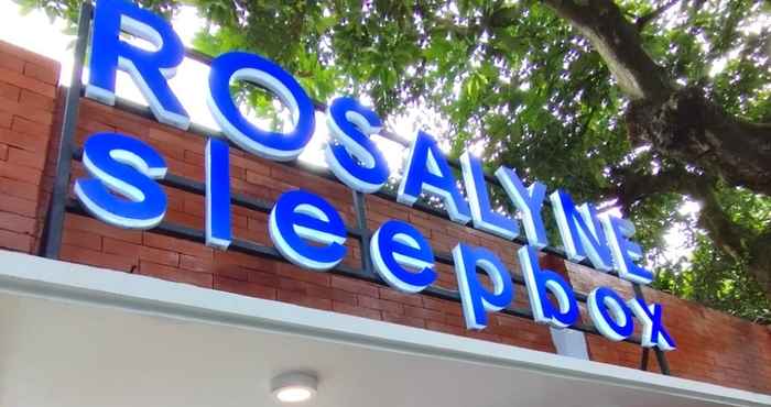 Lobby Rosalyne Sleepbox Tugu 2