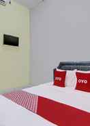 BEDROOM OYO 92521 Guest House Inayah Syariah