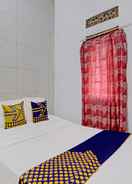 BEDROOM SPOT ON 92535 Guest House Pak Darso