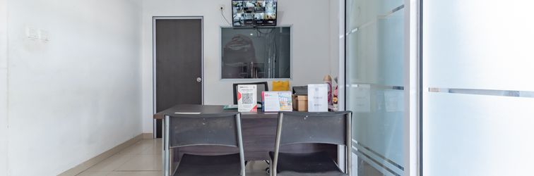 Lobby RedDoorz Plus near Kepri Mall