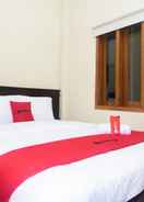 BEDROOM RedDoorz Syariah near Universitas 17 Agustus Banyuwangi