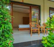 Bên ngoài 4 Liliy Guest House Legian