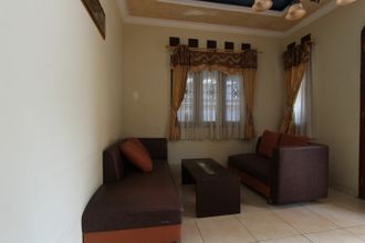 Lobi 4 OYO 92533 Harjuna Guest House