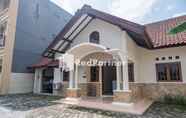 Exterior 2 Guest House B Fren Syariah Near JIH Yogyakarta Mitra RedDoorz