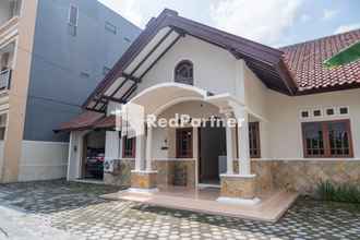 Exterior 4 Guest House B Fren Syariah Near JIH Yogyakarta Mitra RedDoorz