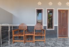 Lobby 4 RedDoorz near Pantai Ujung Genteng