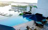 Swimming Pool 7 Marina Puteri Harbour Johor by Perfect Host