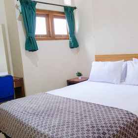 Homestay Griya Kinasih Syariah Pati Mitra RedDoorz 1, โรงแรม & ที่พัก Loket Sari Mustika Selatan
