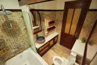 Toilet Kamar Camellia Residence Hanoi