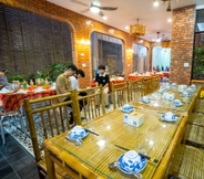 Restaurant 6 Tam Family Homestay