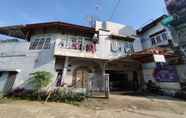 Exterior 3 OYO 92561 Excellent Kost