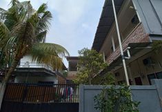 Bangunan 2 OYO 92562 Dewata Homestay