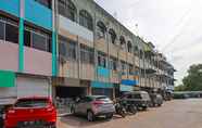 Bangunan 4 SPOT ON 92554 Budi Homestay Syariah