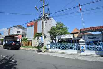 Exterior 4 RedDoorz near Alun Alun Cilacap