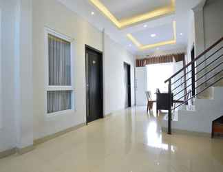 Lobby 2 RedDoorz near Alun Alun Cilacap