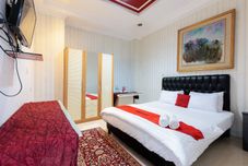 Phòng ngủ RedDoorz Plus @ Guntur Raya Setiabudi