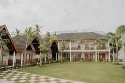Labuan Resort, SGD 107