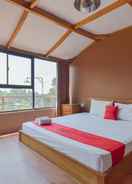 BEDROOM RedDoorz Resort Syariah near D'Castello Ciater Subang