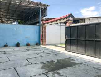 Bangunan 2 RedDoorz @ Jalan Gelanggang Remaja Waena Jayapura