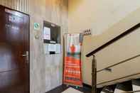 Lobby RedDoorz near Halim Perdanakusuma 3