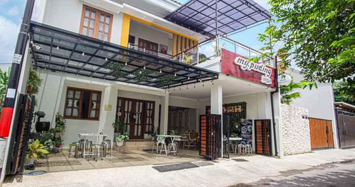 Exterior Bisma Balcony Homestay