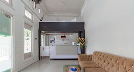 Lobby 2 RedDoorz Syariah @ JK Residence Pahlawan Buntok