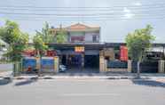 Exterior 3 RedDoorz Syariah near Alun-Alun Bojonegoro