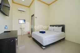 Grand Kencana Guesthouse Syariah near Wisata Bahari Lamongan Mitra RedDoorz, Rp 223.080