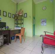 Sảnh chờ 4 RedDoorz near Kampus UMP Purwokerto