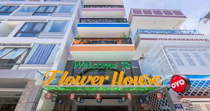 Exterior Flower House Apartment