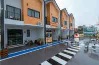 Exterior Phanom Rung Hostel & Linn Chan Cafe