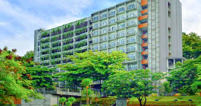 Luar Bangunan Oak Tree Emerald Semarang