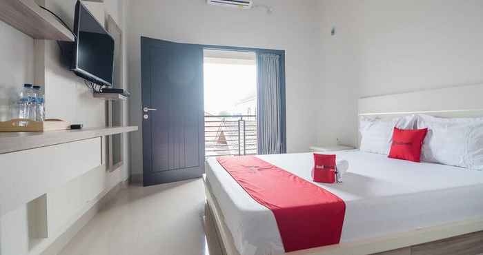 Bedroom RedDoorz Syariah near Tugu Juang Jambi