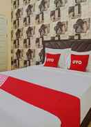 BEDROOM OYO 92584 Ardisha Homestay Syariah